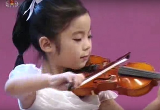 北韓風小童小提琴表演