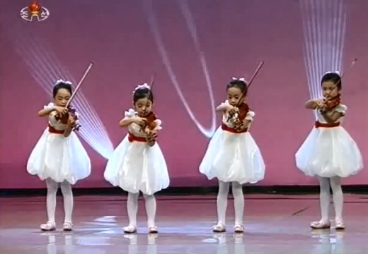 北韓兒童小提琴合奏表演