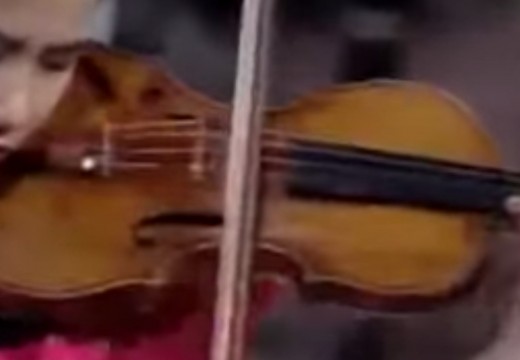 幼童張莎拉 演奏的柴可夫斯基小提琴協奏曲