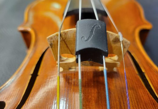 小提琴的弱音器與滅音器如何使用? 隨時可以用嗎?
